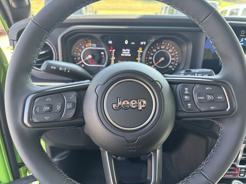 New 2025 Jeep Wrangler Unlimited Rubicon w/ Steel Bumper Group AWD/4WD image 27