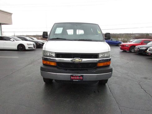 Used 2014 Chevrolet Express 2500 Extended RWD image 4