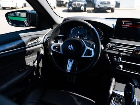 Used 2021 BMW 530i xDrive w/ M Sport Package AWD/4WD image 10