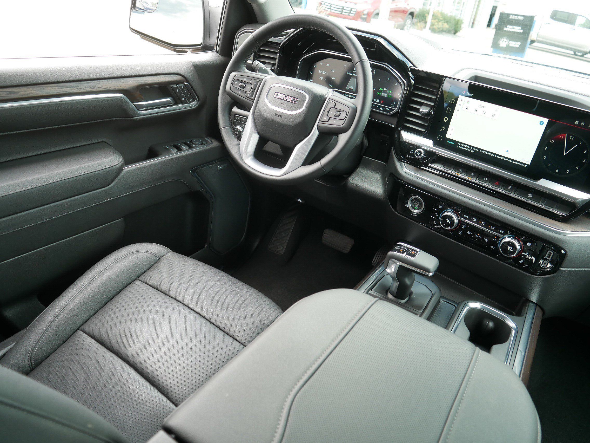 Used 2023 GMC Sierra 1500 SLT w/ SLT Premium Package AWD/4WD image 9