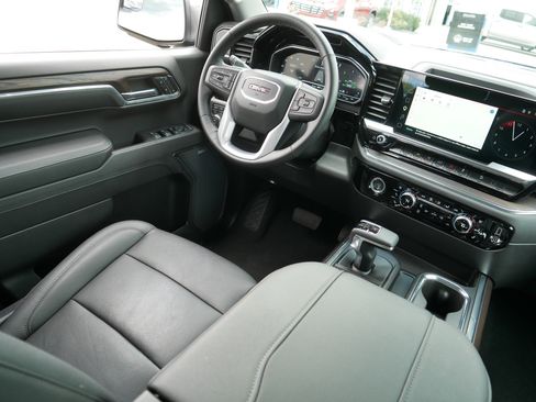 Used 2023 GMC Sierra 1500 SLT w/ SLT Premium Package AWD/4WD image 9