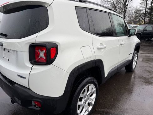 Used 2015 Jeep Renegade Latitude image 11