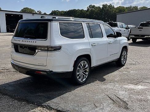 Used 2023 Jeep Grand Wagoneer Series II AWD/4WD image 7