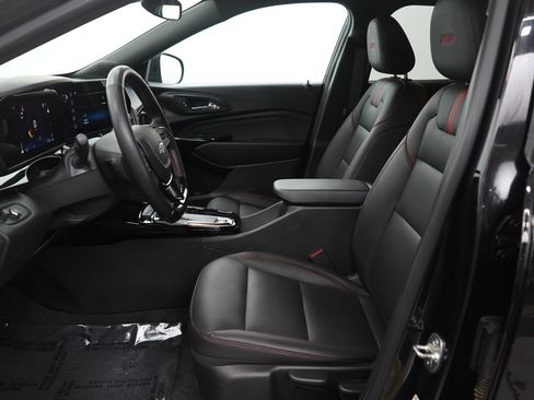 Used 2024 Chevrolet Trax RS image 14