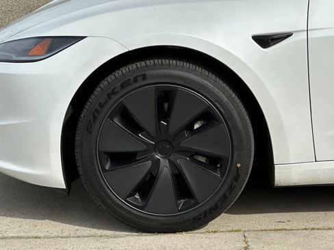 Used 2024 Tesla Model 3 Long Range image 23