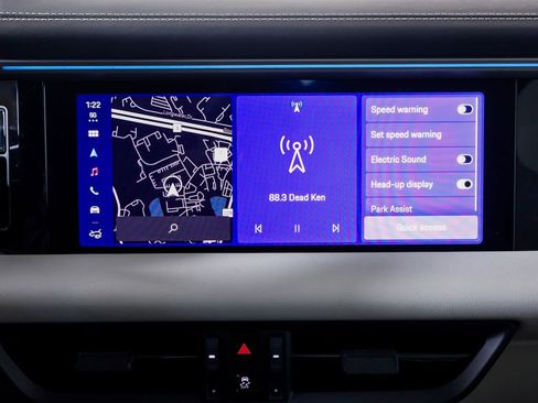 New 2026 Porsche Macan 4 Electric image 19