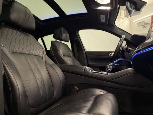 Used 2022 BMW X6 M50i w/ Executive Package image 30