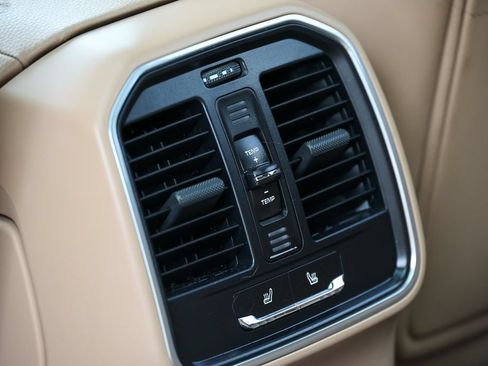 Used 2023 Porsche Macan Turbo AWD/4WD image 42