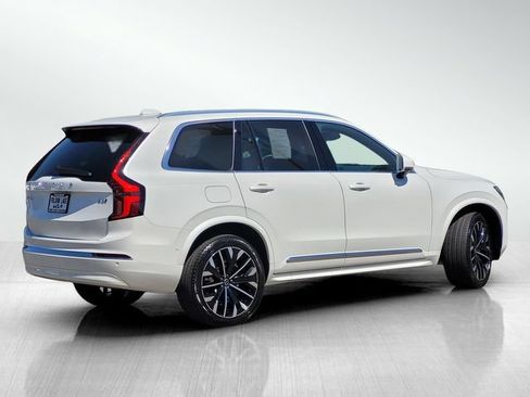 Used 2026 Volvo XC90 B6 Ultra w/ Protection Package AWD/4WD image 4