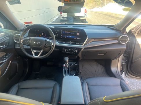 Used 2024 Chevrolet Trax ACTIV w/ Sunroof Package image 15