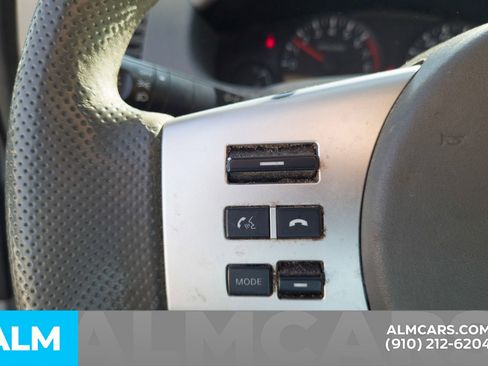 Used 2018 Nissan Frontier SV image 11