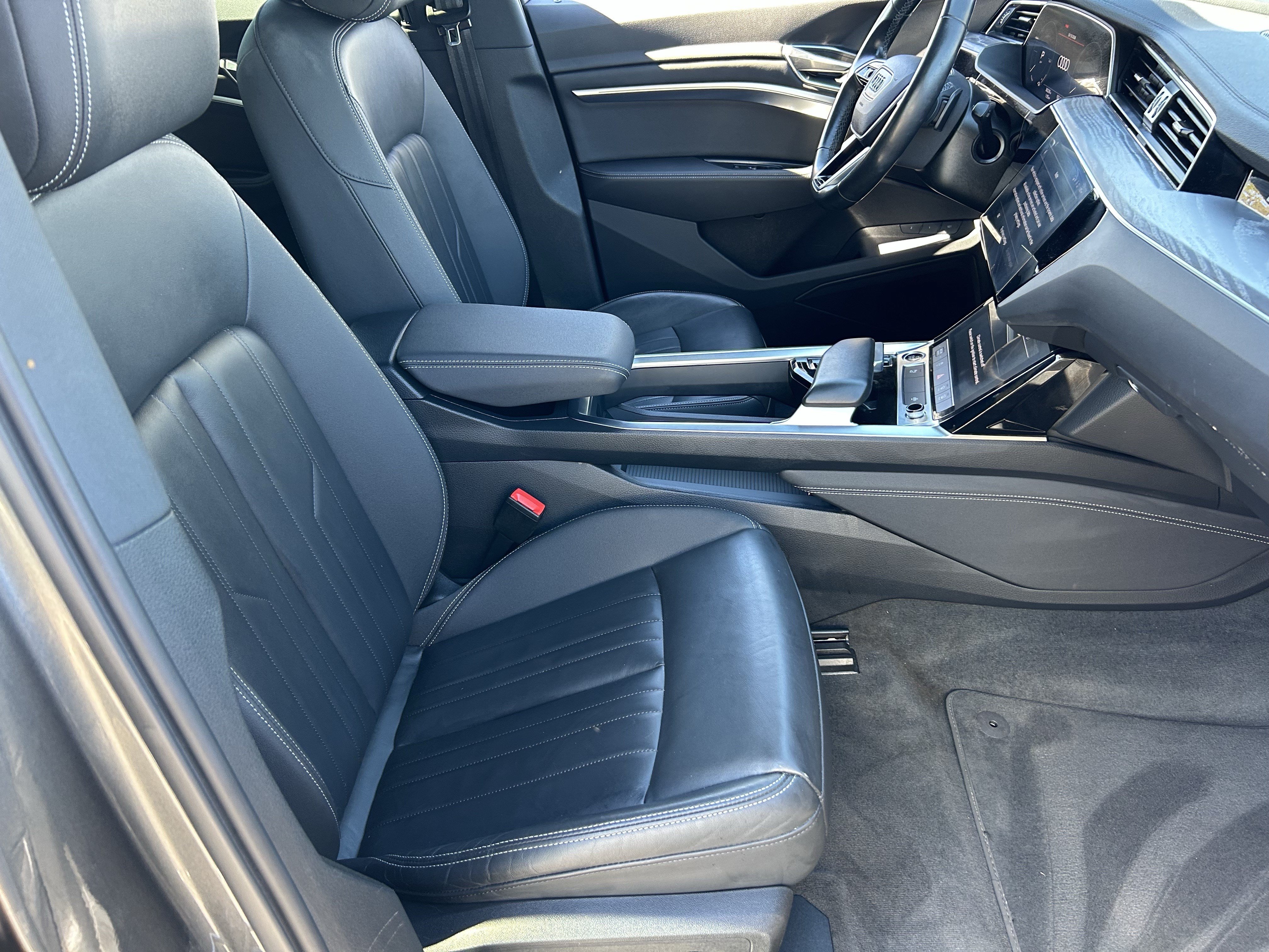 Used 2024 Audi Q8 e-tron Premium AWD/4WD image 9