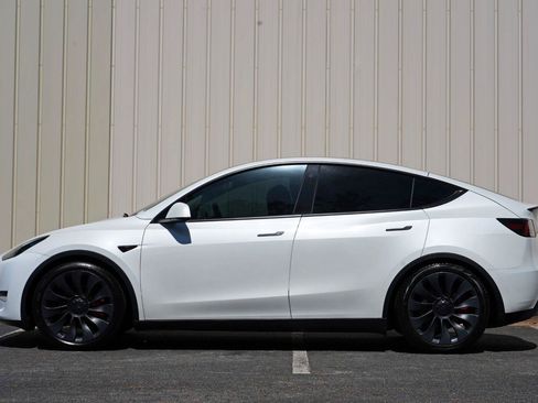 Used 2023 Tesla Model Y Performance AWD/4WD image 8