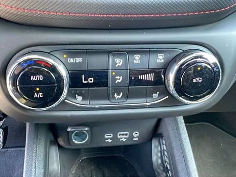 Used 2022 Chevrolet TrailBlazer RS w/ Sun and Liftgate Package FWD image 18