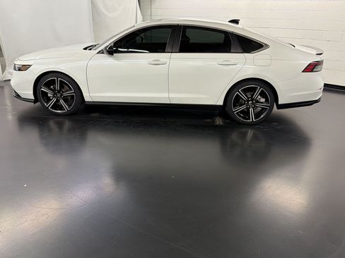 Certified 2023 Honda Accord Sport image 2