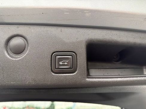 Used 2023 Chevrolet Equinox LT AWD/4WD image 14