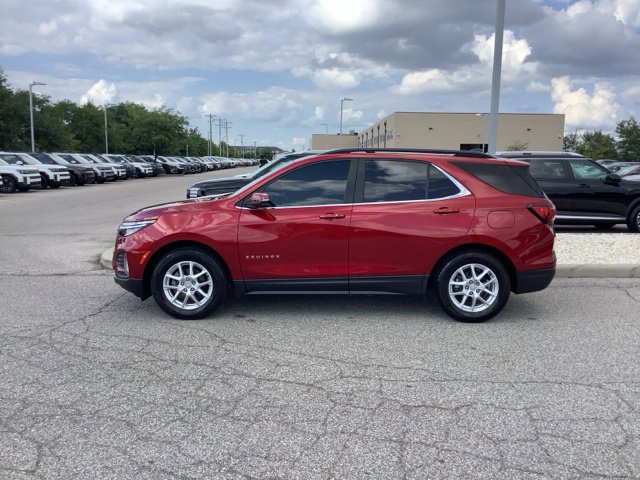 Used 2024 Chevrolet Equinox LT FWD image 2