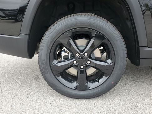 New 2025 Jeep Grand Cherokee L Limited w/ Black Appearance Package image 5