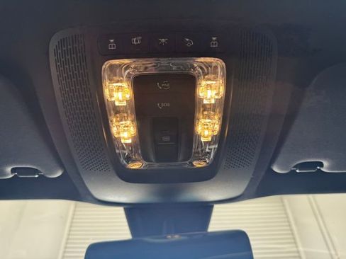 Used 2022 Mercedes-Benz GLB 250 image 39