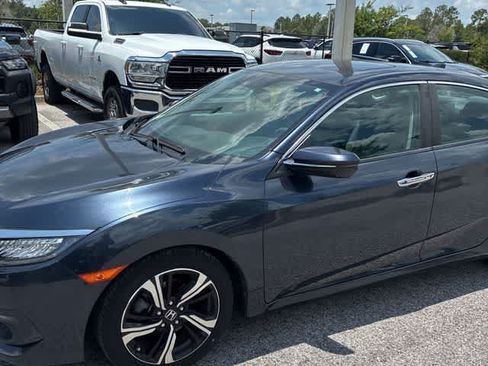 Used 2017 Honda Civic Touring image 12
