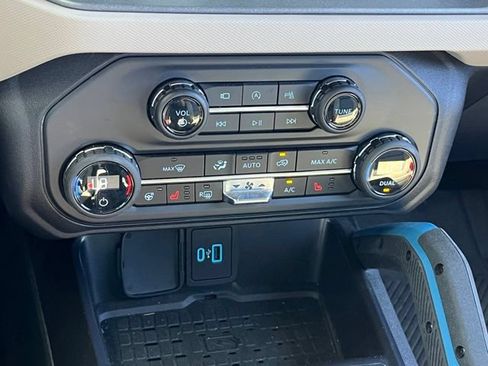 Used 2024 Ford Bronco Wildtrak AWD/4WD image 22