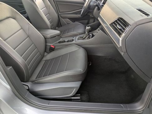 Used 2024 Volkswagen Jetta SE image 28