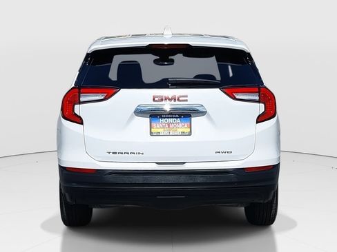 Used 2024 GMC Terrain SLE image 6