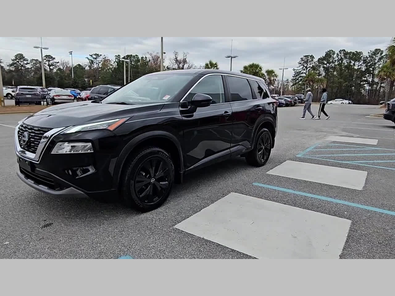 Used 2023 Nissan Rogue SV AWD/4WD image 25