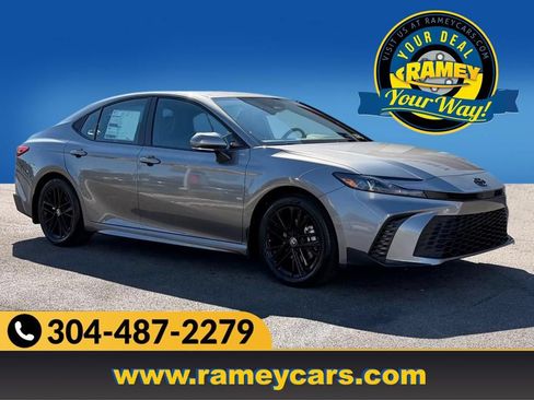 Used 2026 Toyota Camry SE w/ Convenience Package FWD image 1