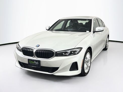 Used 2025 BMW 330i Sedan w/ Convenience Package RWD image 3