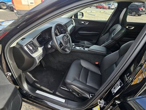 Certified 2025 Volvo XC60 B5 Plus image 17