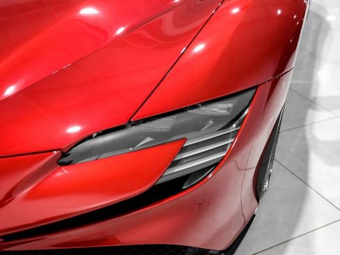 Used 2022 Ferrari SF90 Spider image 37
