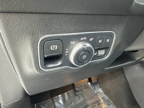 Used 2025 Mercedes-Benz GLB 250 w/ Exclusive Package image 52