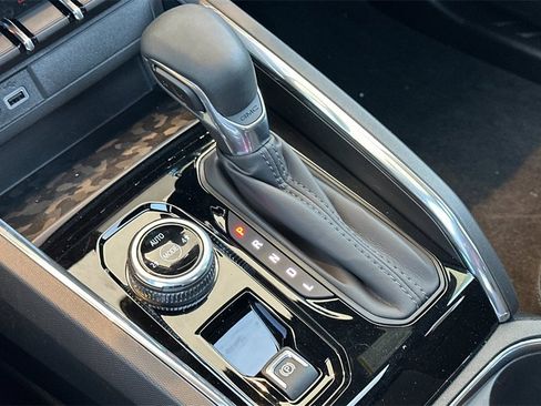 New 2025 GMC Canyon Elevation w/ Convenience Package image 18