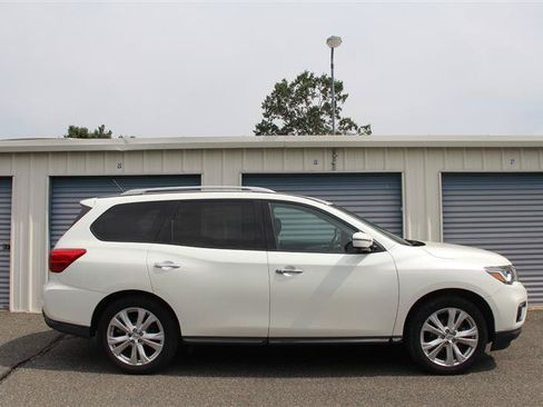 Used 2018 Nissan Pathfinder SL w/ SL Premium Package AWD/4WD image 8
