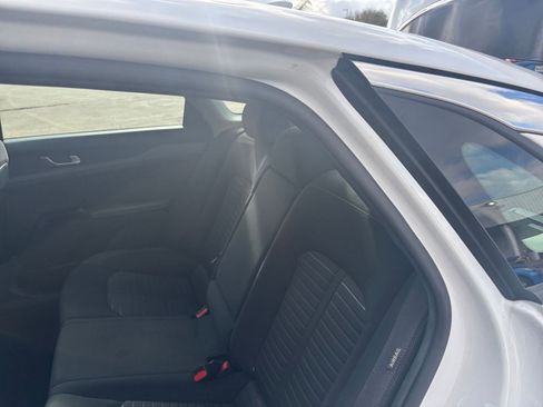 Used 2025 Kia K5 LXS image 36