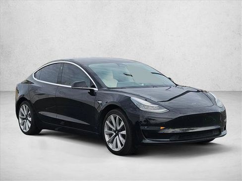 Used 2019 Tesla Model 3 Standard Range Plus image 3