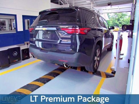 Used 2023 Chevrolet Traverse LT w/ LT Premium Package AWD/4WD image 5
