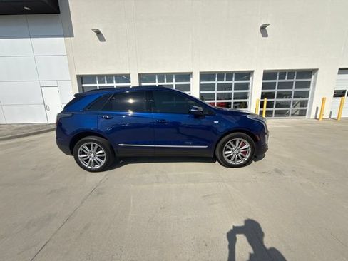 Used 2024 Cadillac XT5 Sportv w/ Technology Package AWD/4WD image 2