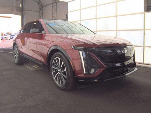 Used 2024 Cadillac Lyriq Sport RWD image 4