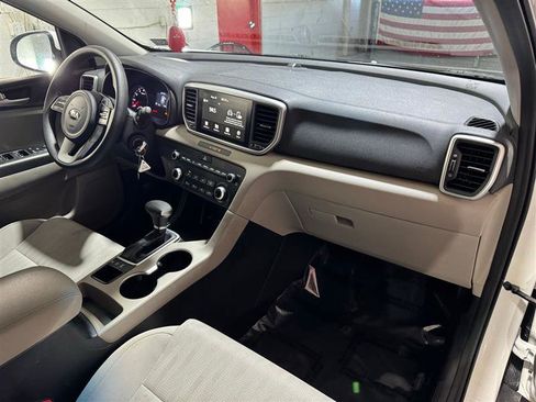 Used 2022 Kia Sportage LX image 23