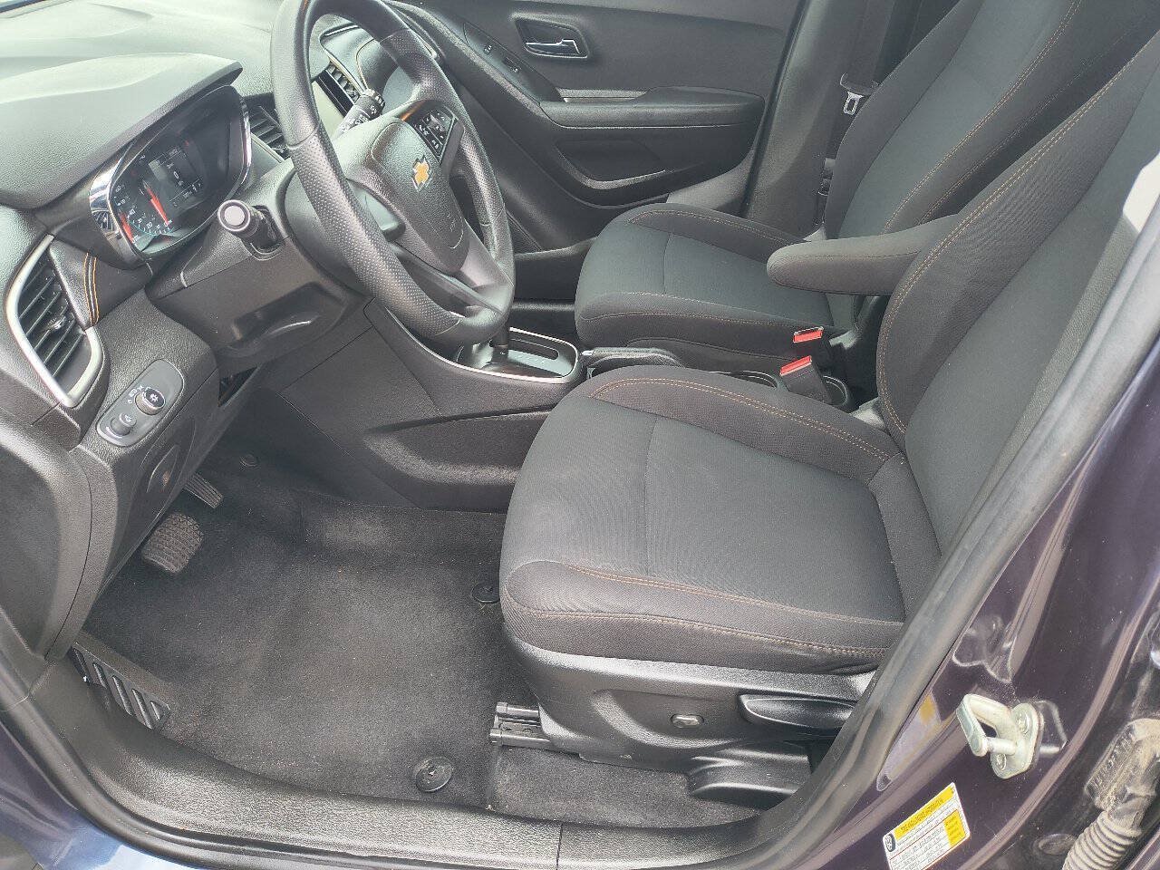 Used 2019 Chevrolet Trax LS FWD image 22