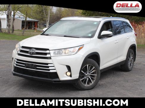 Used 2019 Toyota Highlander XLE AWD/4WD image 1