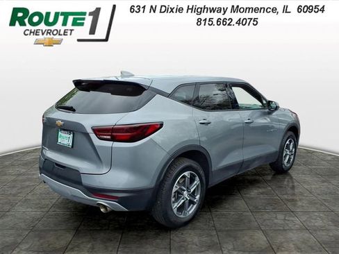 Used 2025 Chevrolet Blazer LT FWD image 4