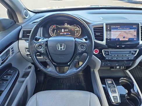 Used 2017 Honda Pilot Elite image 12