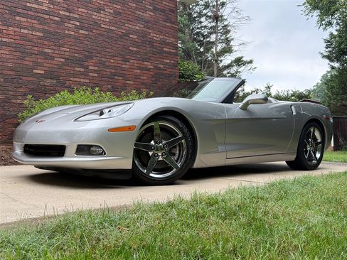 Used 2008 Chevrolet Corvette Convertible w/ Preferred Equipment Group RWD image 6