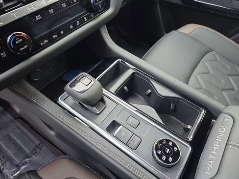 New 2026 Nissan Pathfinder Platinum image 30