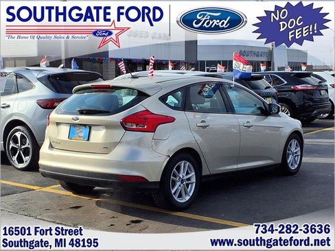 Used 2017 Ford Focus SE w/ Cold Weather Package image 2