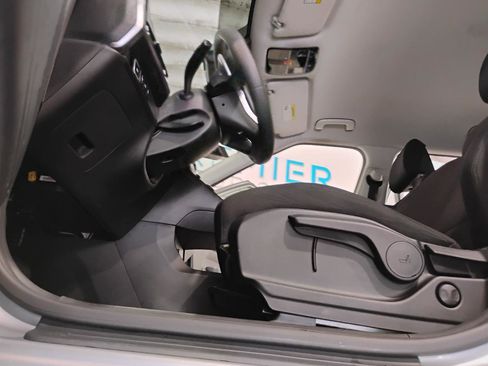 Used 2024 Hyundai Santa Fe SE image 11