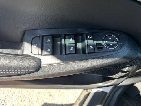 Used 2022 Kia Seltos S FWD image 21